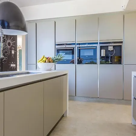 Mediteranean With Private Pool Apartment *